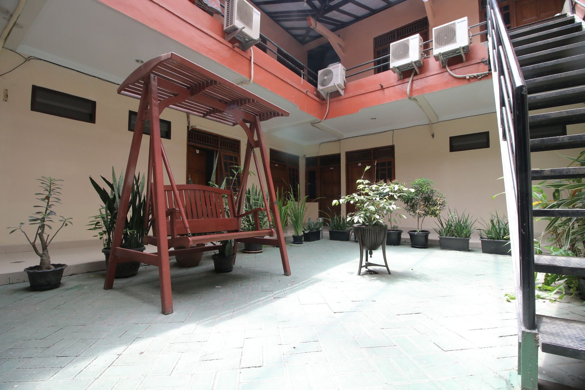 Reddoorz Plus Near Universitas Negeri Yogyakarta Exterior photo